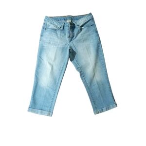 Light Wash Cropped Capri Jeans